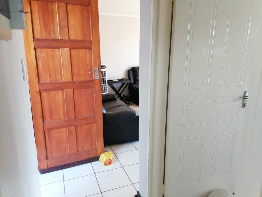 2 Bedroom Property for Sale in Langenhovenpark Free State